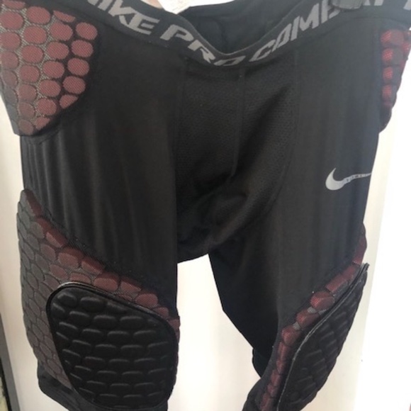 Nike Pro Combat Shorts with 5 pads - Picture 1 of 4